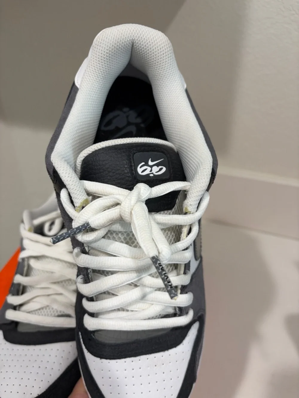 Nike White Black Gray Skate Low-Top Sneakers - Picture 6 of 11